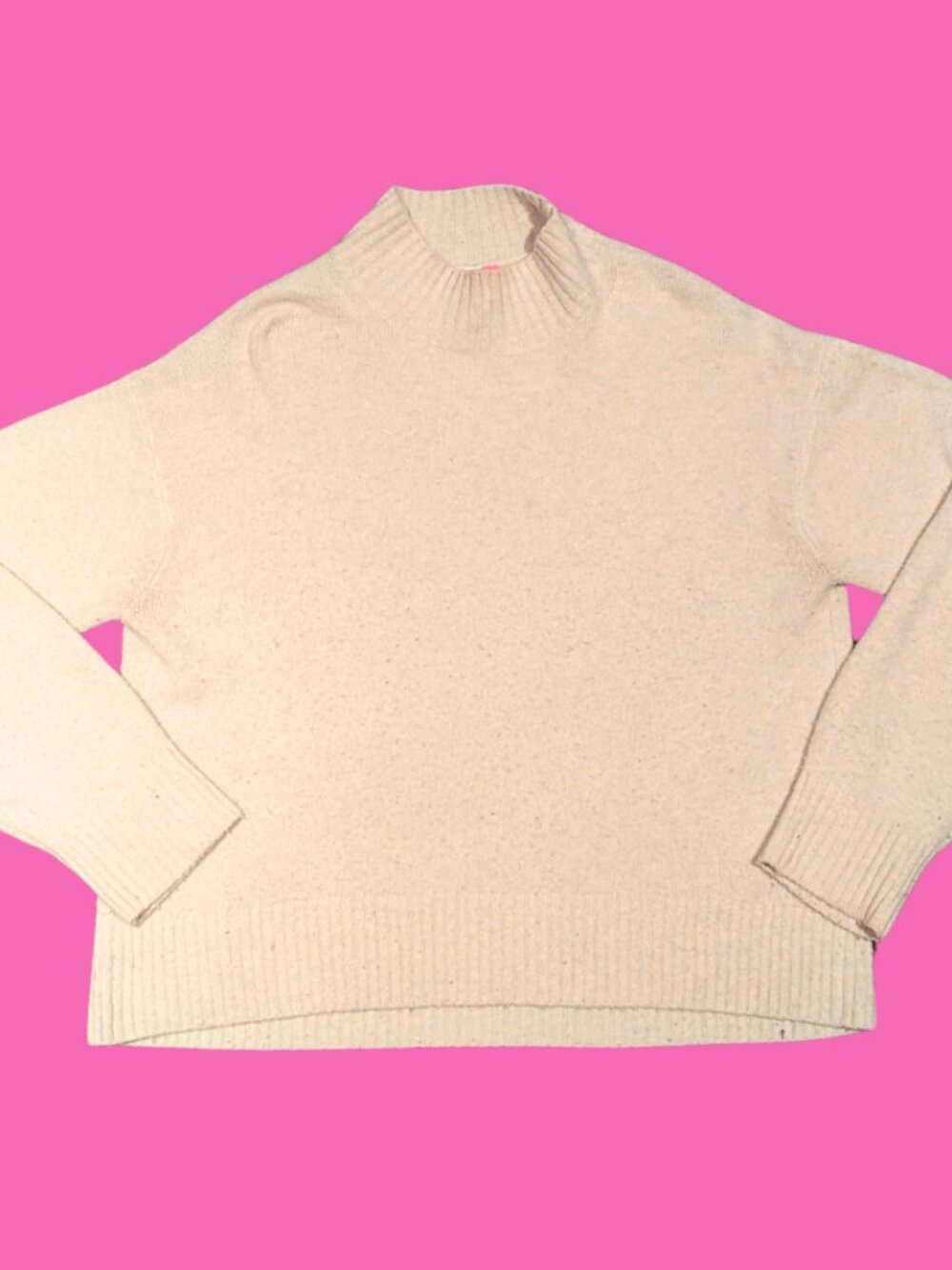 White Uni Qlo Sweater Size S